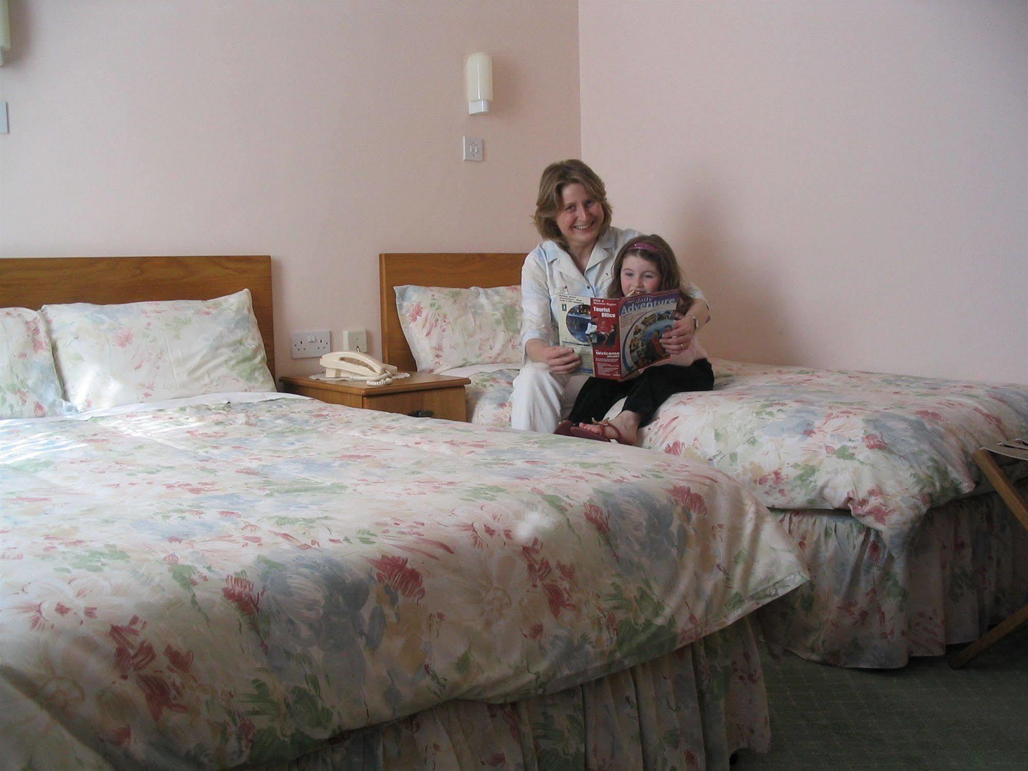 Rathbaun Hotel Лисдунварна Екстериор снимка
